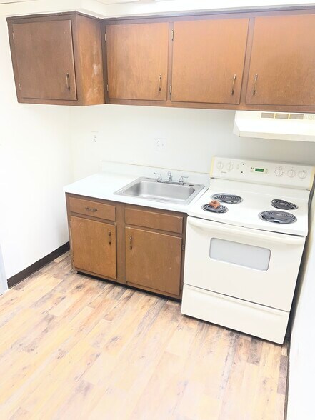 Building Photo - 2611 Brownsville Rd