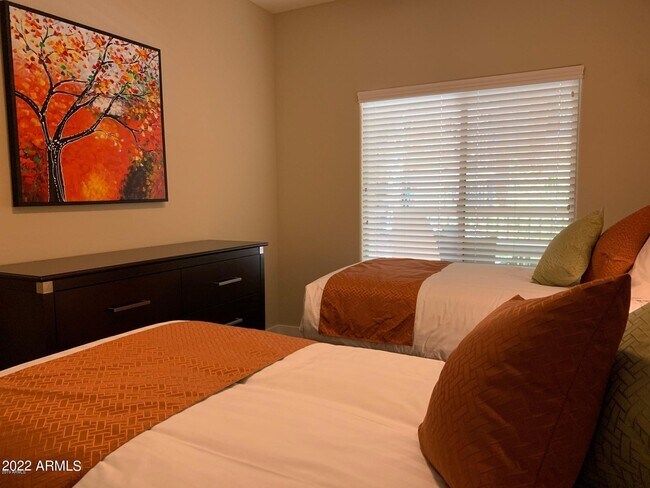 Building Photo - 5450 E Deer Valley Dr