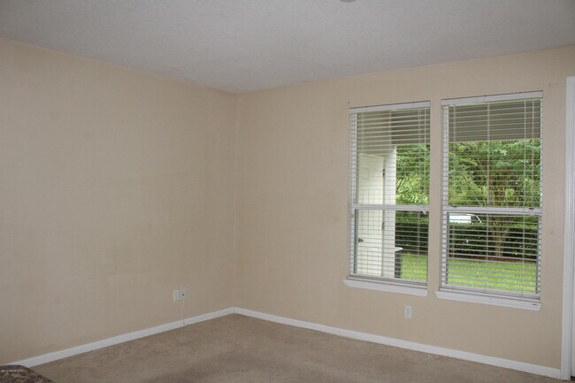 Building Photo - 625 Oakleaf Plantation Pkwy