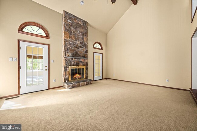 Building Photo - 401 Alderbrook Dr