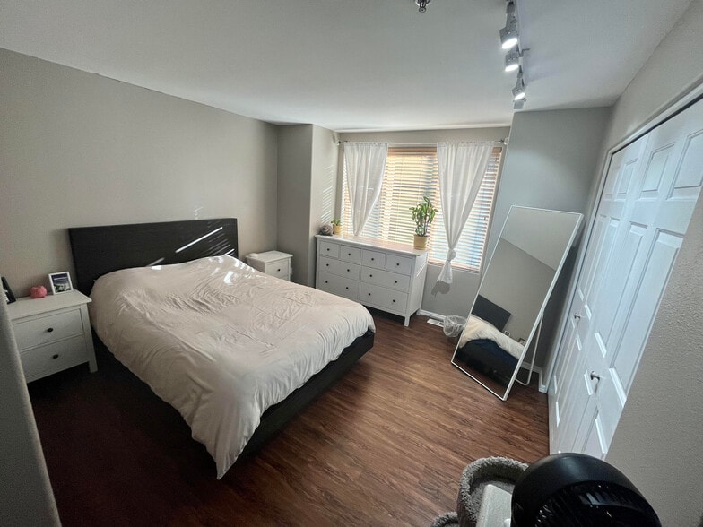 Master Bedroom - 13940 SW Scholls Ferry Rd