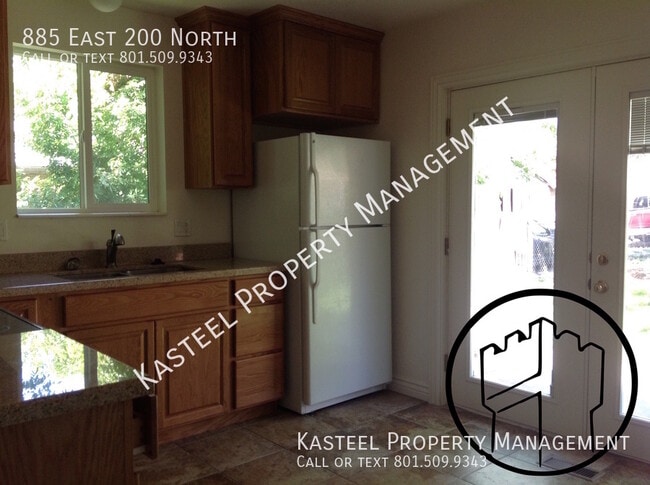 Building Photo - 885 E 200 N