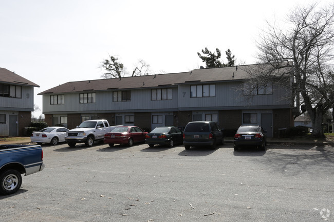 Building Photo - Century Oaks Apartments