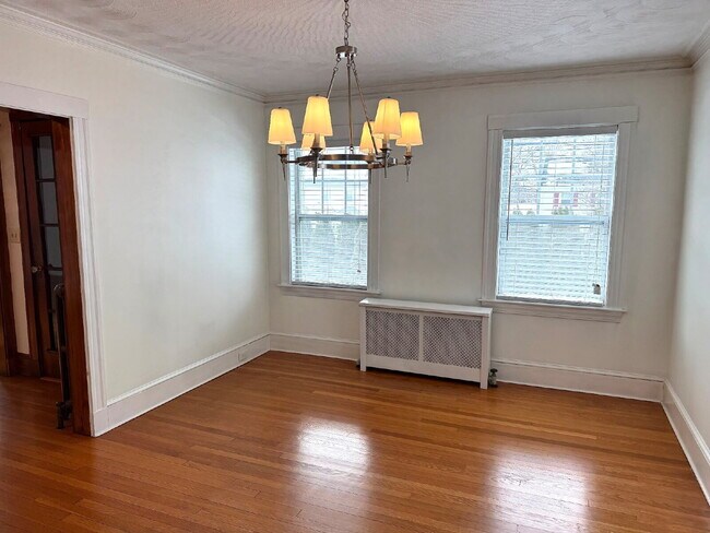 Building Photo - Charming 3-Bedroom Haven in prime Milton neighborhood!