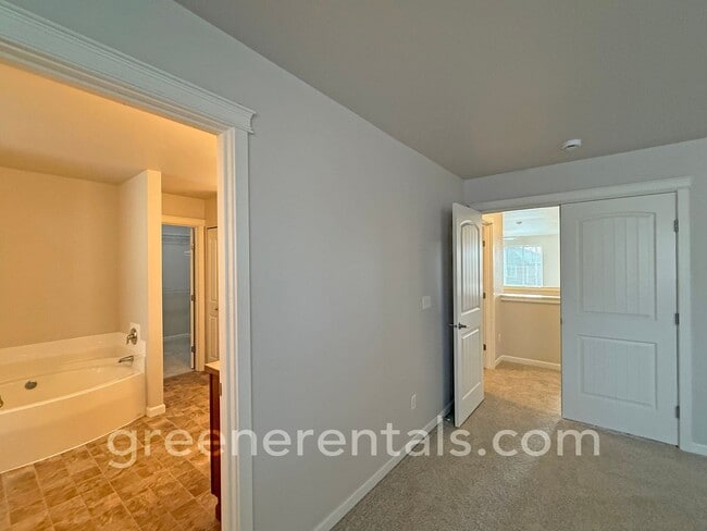 Building Photo - 4BR/2.5BA with Bonus Loft and Den in Lacey