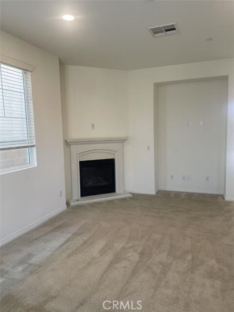 Building Photo - 3272 E Yellowstone Dr