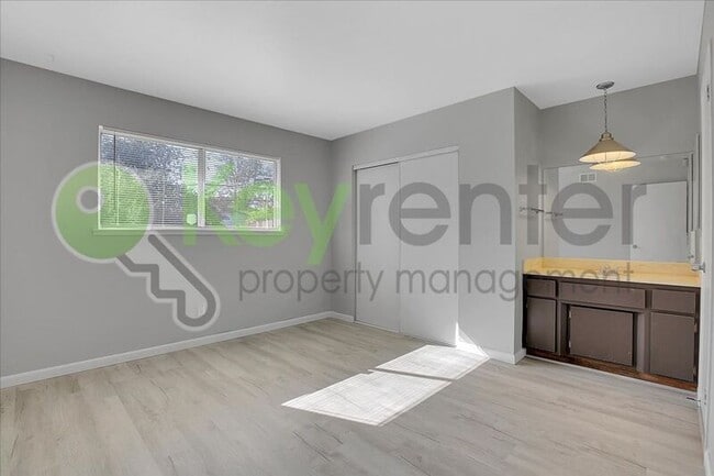 Building Photo - 5636 Clark Ave