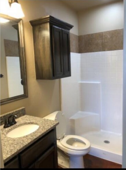 Building Photo - 1824 Post Oak Rd