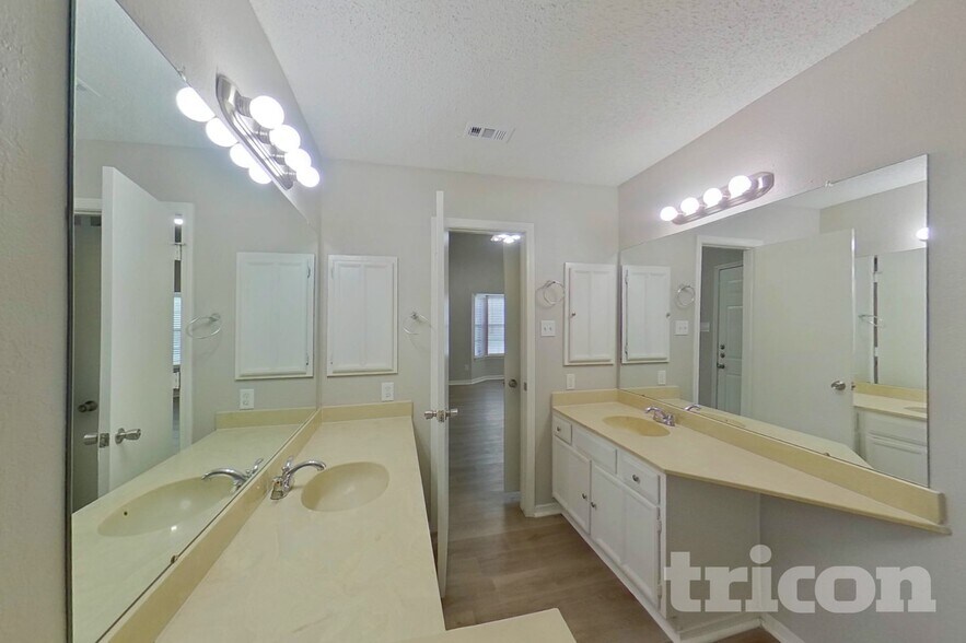 Building Photo - 2116 Stein Way