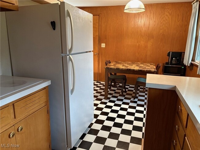 Building Photo - 168 Valley View Dr