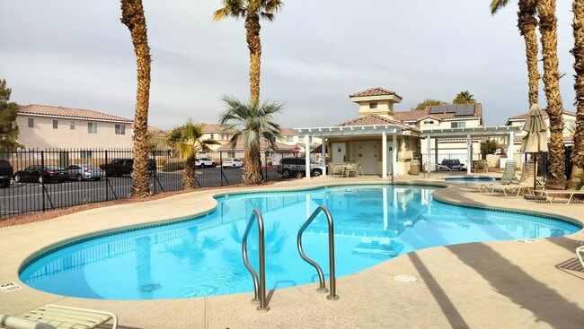Building Photo - Townhome with Loft + Two Bedrooms/Baths - Designed for Comfort in Gated Community