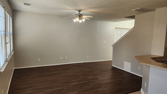 Building Photo - 11430 Hackmatack Way