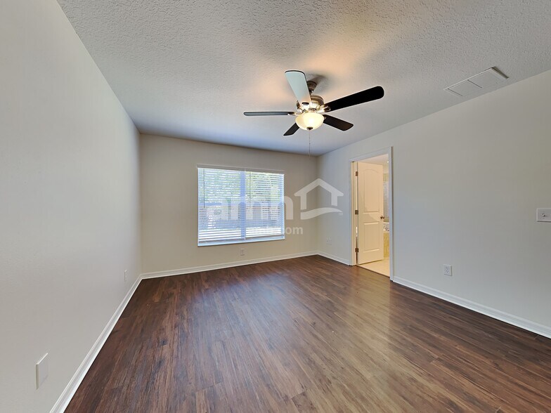 Building Photo - 927 Windton Oak Dr