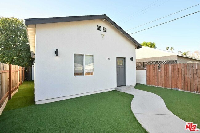 Building Photo - 6961 Balcom Ave