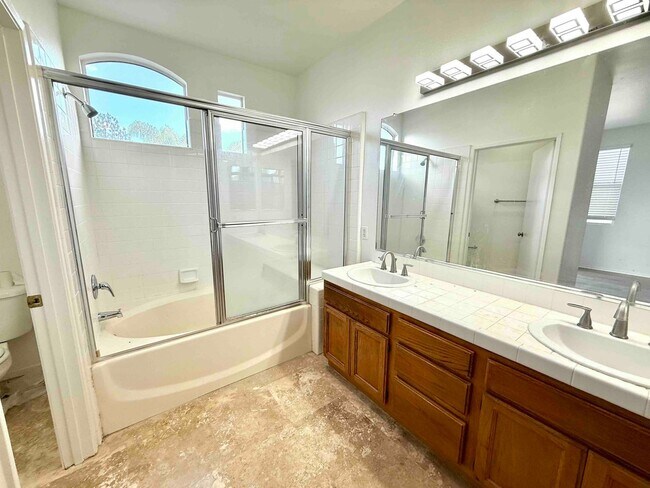 Building Photo - Gated Community - Updated Harbor City Townhouse - 3 bed / 2.5 bath