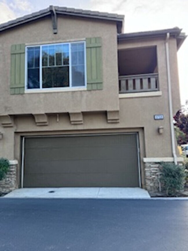 Building Photo - Beautiful 2 Bedroom, 2 Bathroom Oxnard Con...