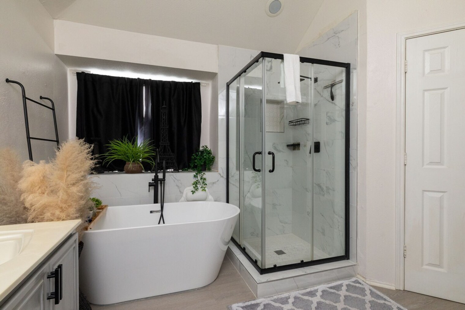Building Photo - 3032 Marigold Dr