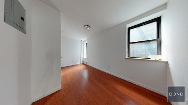 Building Photo - 3 bedroom in Manhattan NY 10003