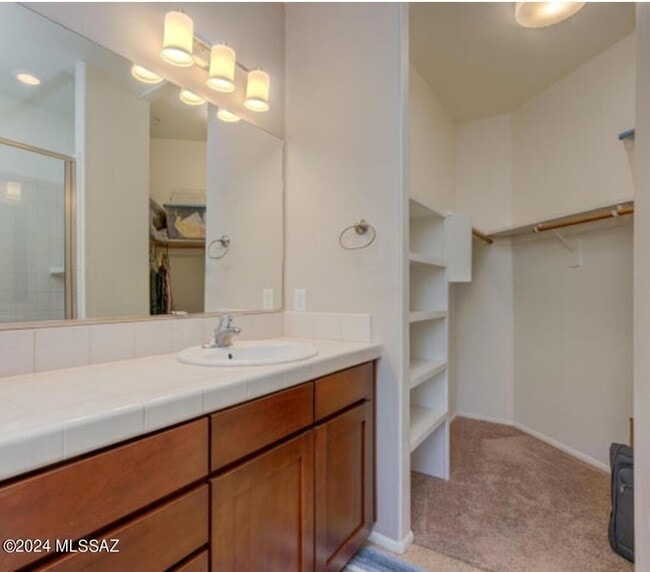 Building Photo - 2423 E Autumn Flower Dr