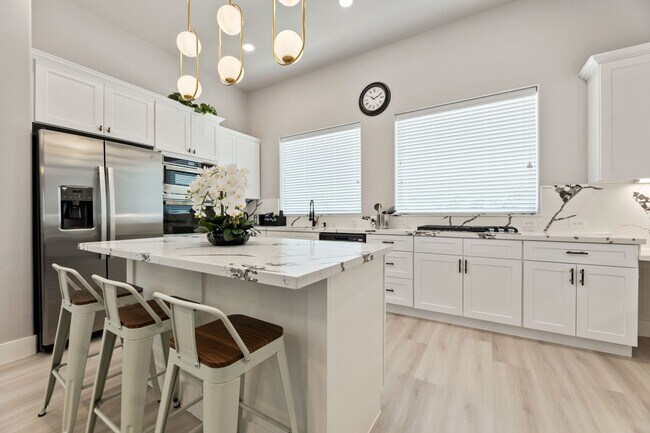 Building Photo - 8521 Brandon St