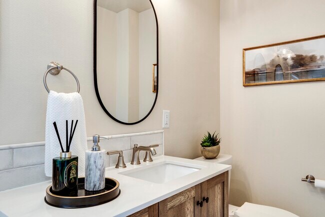 Building Photo - 7223 University Ave