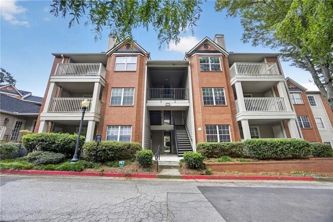 Building Photo - 1021 Chastain Park Ct NE