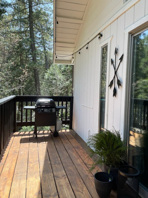 Building Photo - 863 Deer Trail