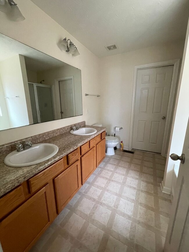 Building Photo - 2018 Creekstone Dr