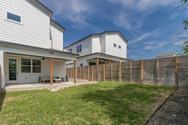 Building Photo - 7507 Bethune Ave