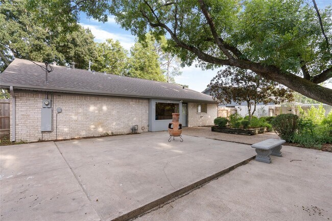 Building Photo - 759 Carlingford Ln