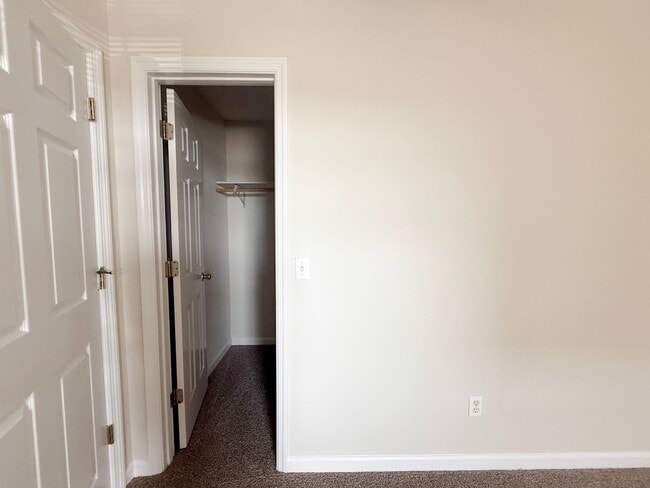 Building Photo - 430 W Stevens St