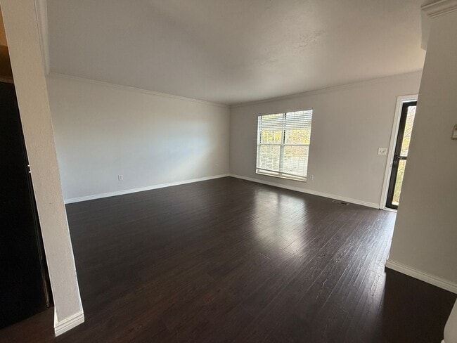 Building Photo - Beautiful Updated Beacon Hill Home - Newly...