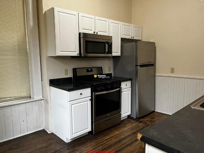 Building Photo - 136 High Ave