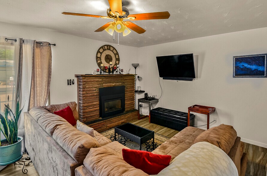 Building Photo - 2800 E Burkhart Dr