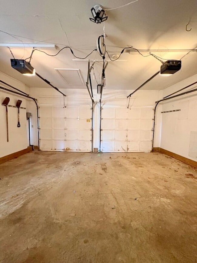 Building Photo - 6825 Spring Beauty Ct