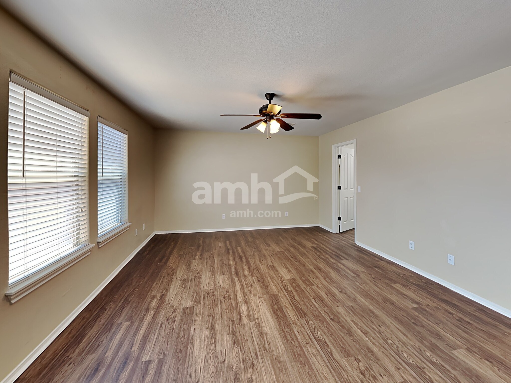 Building Photo - 18526 W Valerie Dr