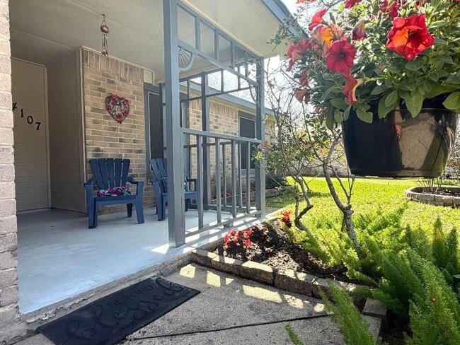 Building Photo - 14107 Mary Sue Ct