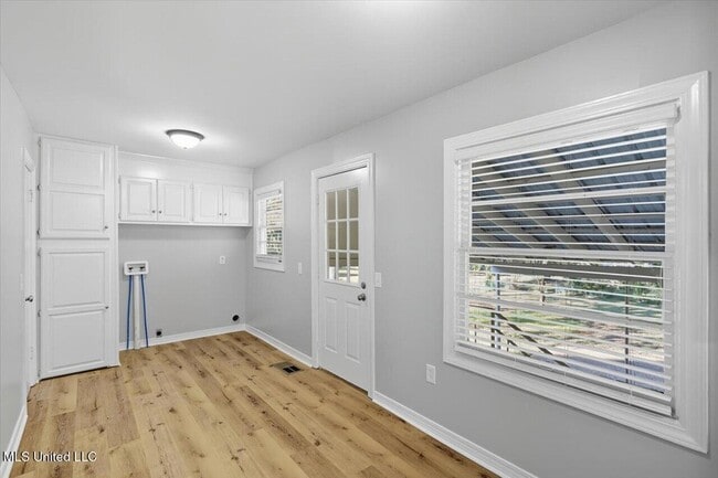 Building Photo - 324 Court St