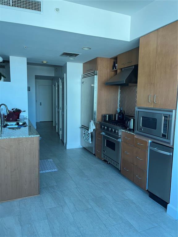 Building Photo - 1208 E Kennedy Blvd