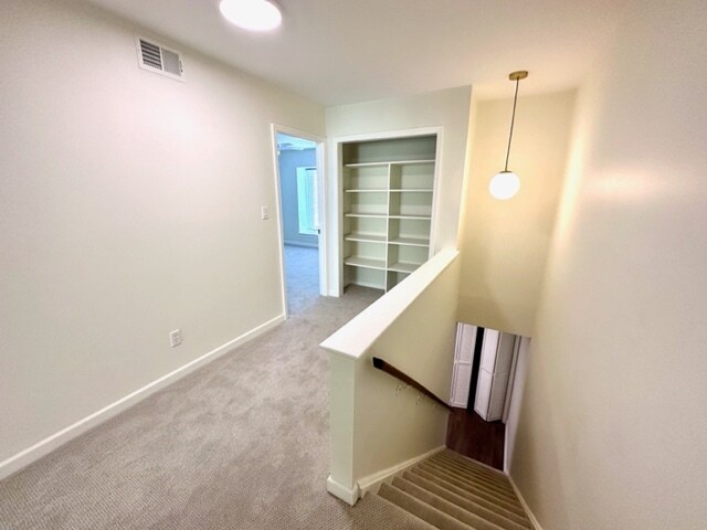 Landing upstairs - 25 Ivy Sq NE