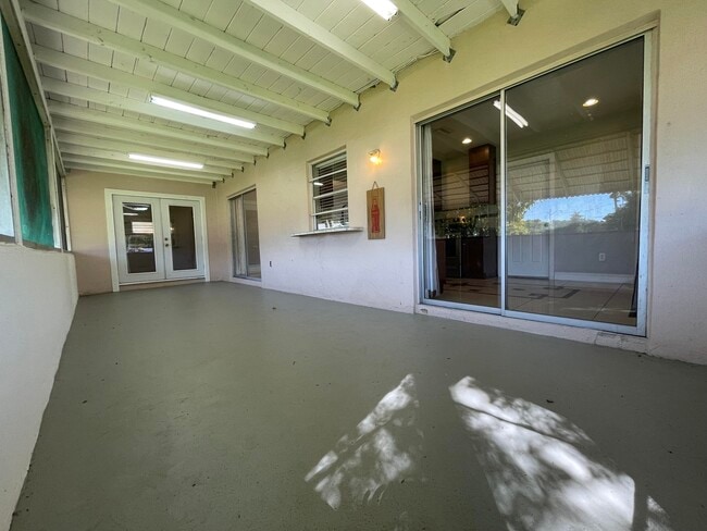 Building Photo - 9044 SW 1st Dr