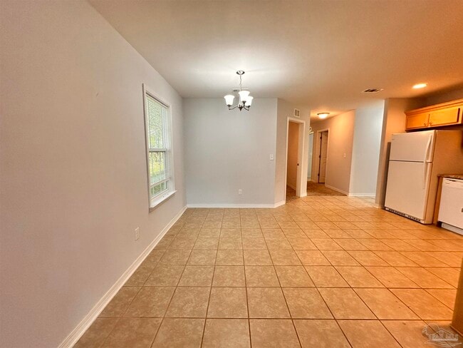 Building Photo - 4780 Oakland Dr