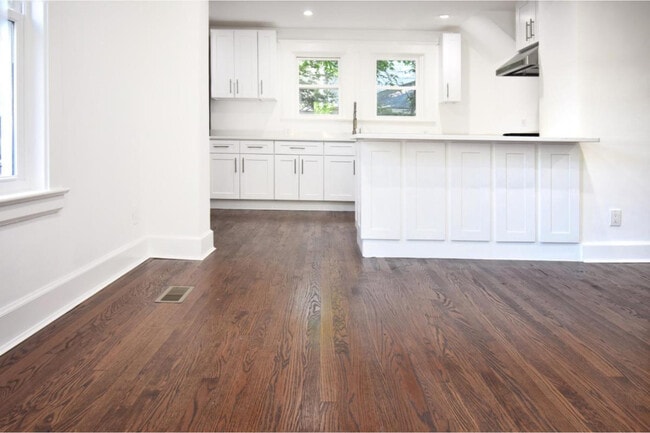 Building Photo - 149 Lake Ave