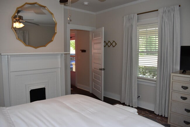 Building Photo - 324 Milledge Rd