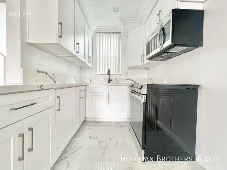 Building Photo - 6062 Fulton Ave