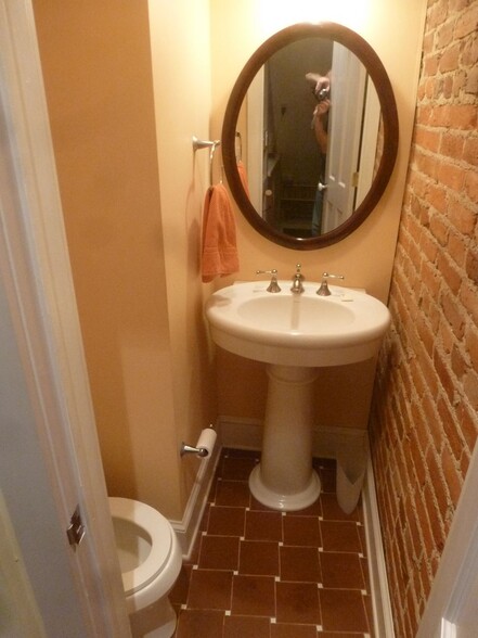 Powder Room - 732 3rd St NE