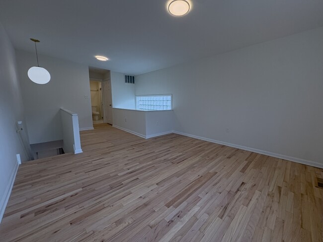 Building Photo - 2036 Wallace St