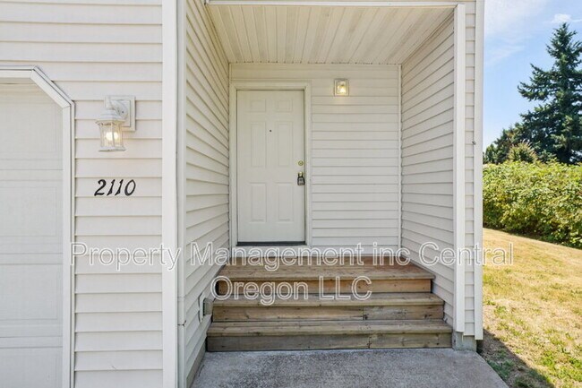 Building Photo - 2110 Baines Blvd