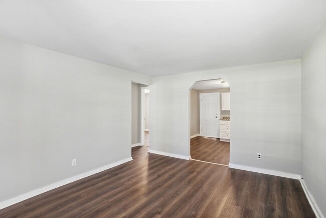 Building Photo - Very nice 2BR/1BA Home In Downtown Savannah