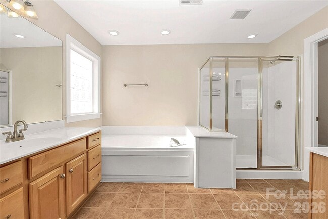 Building Photo - 14308 Harvington Dr